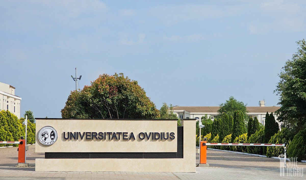 Noul panou de identitate de la Universitatea Ovidius Constanța, Campus